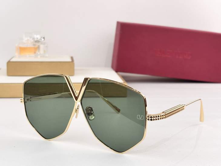Picture of Valentino Sunglasses _SKUfw75974376fw